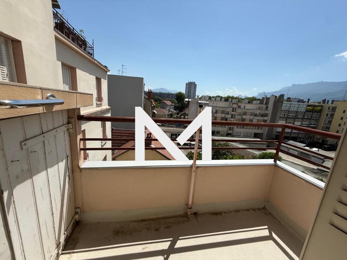 GRAND T2 (POSS T3) - ETAGE ELEVE - BALCON SUD - POSS GARAGE - Photo 6