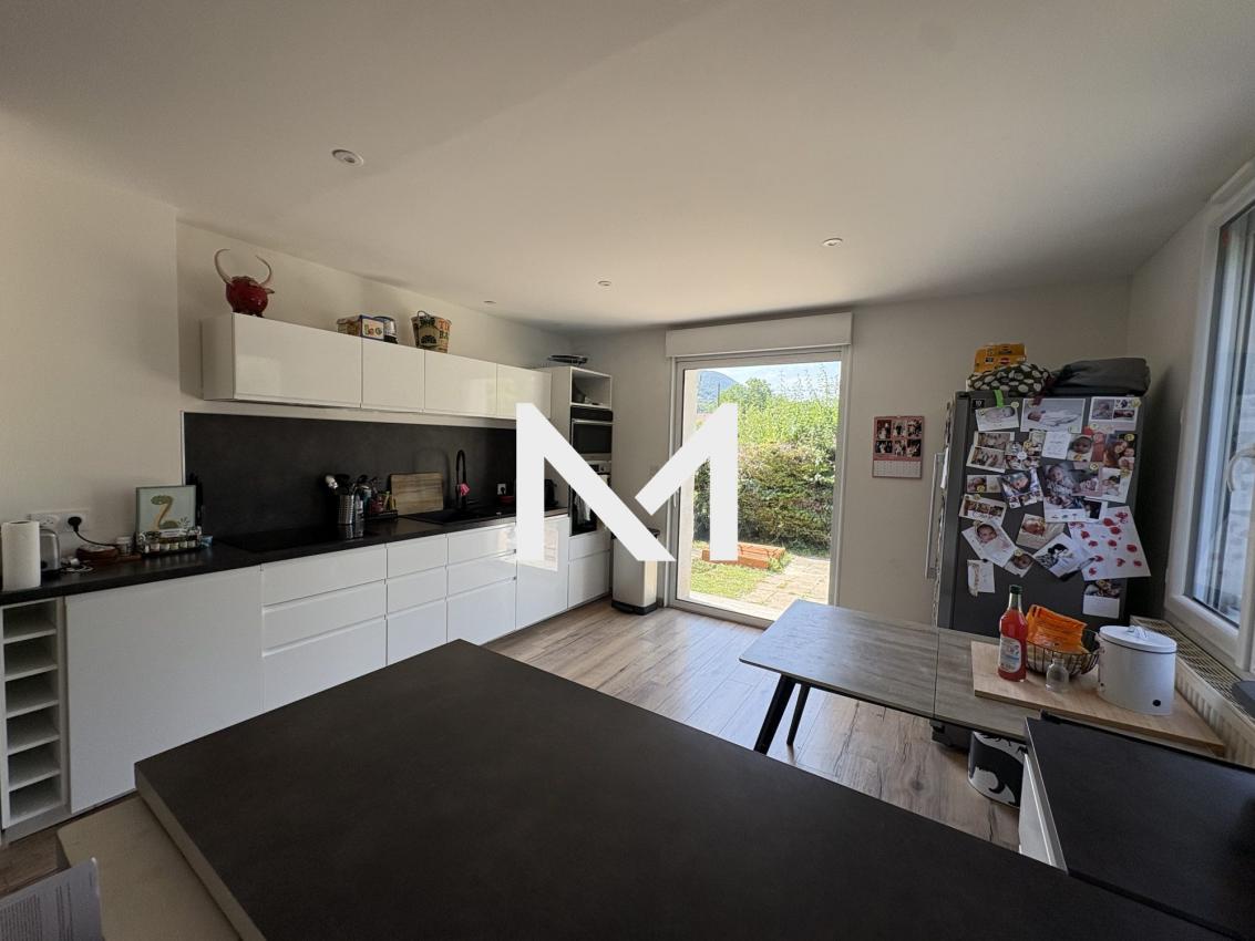 VIF - T3 AVEC JARDIN DE 438 M² + DEPENDANCE DE 52 M² - Photo 2
