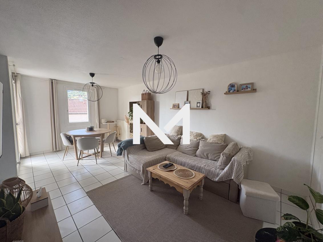CROLLES - T2 - DERNIER ETAGE - BALCON - GARAGE - Photo 1