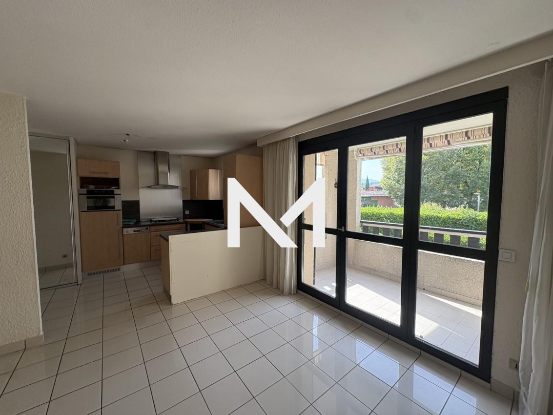 CROLLES - T3 - BALCON - CLIMATISATION - GARAGE - Photo 2